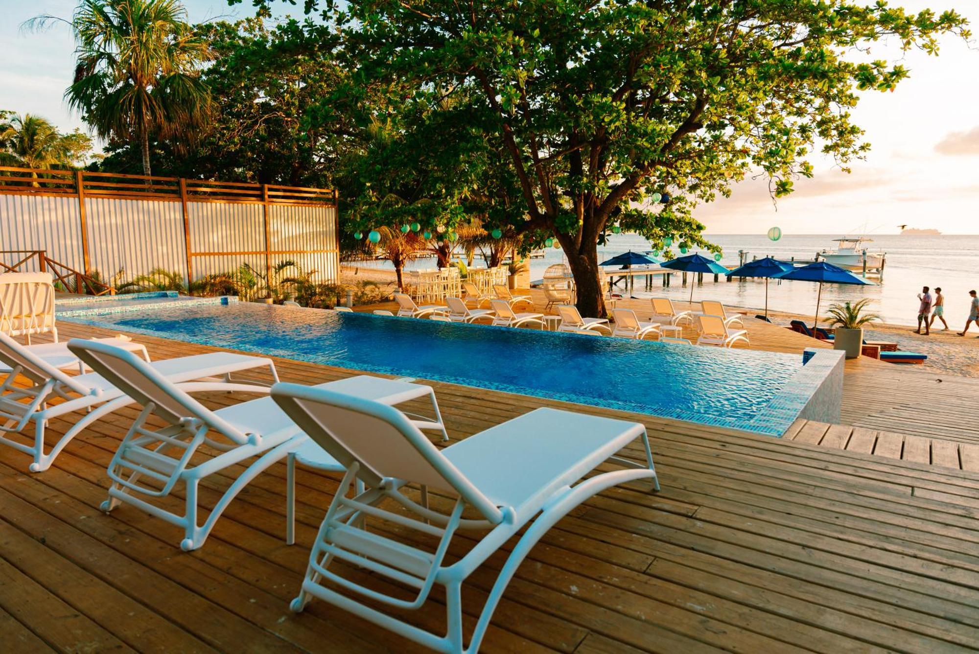 Blue Roatan Resort เวสต์ เบย์ ภายนอก รูปภาพ